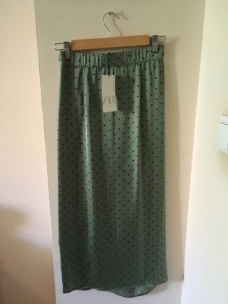 Falda midi Zara