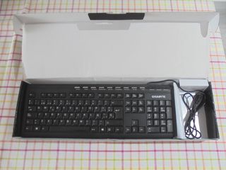 TECLADO USB GIGABYTE