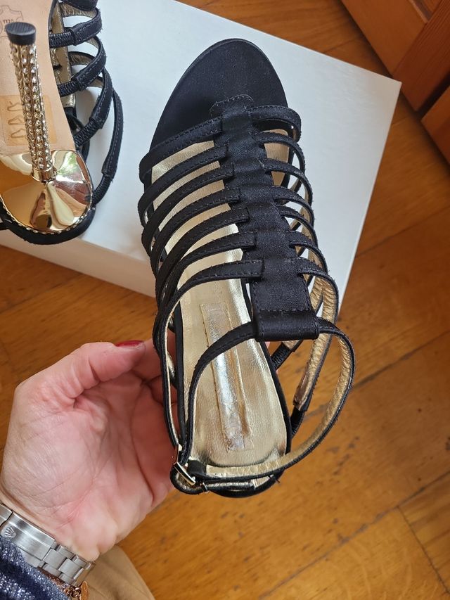 Sandali neri con tacco a brillanti