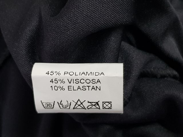 Vestido de fiesta entallado.