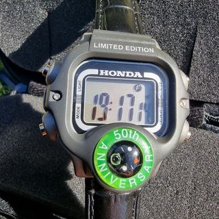 Reloj Honda 50 aniversario con brújula 
