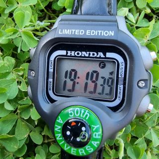 Reloj Honda 50 aniversario con brújula 