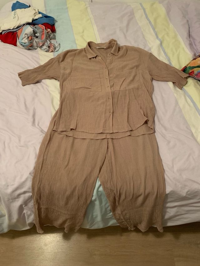 Conjunto beige fresquito