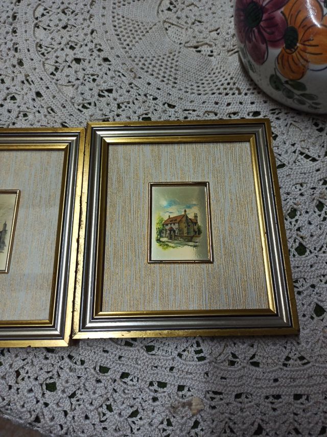 2 Cuadritos dorados 19 x 17 cm