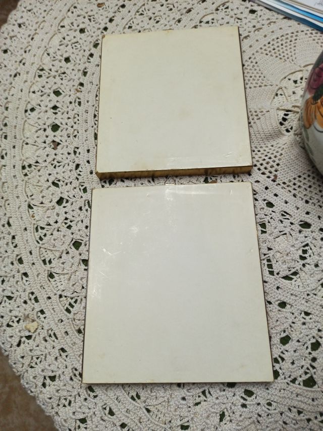 2 Cuadritos dorados 19 x 17 cm
