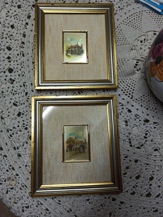 2 Cuadritos dorados 19 x 17 cm