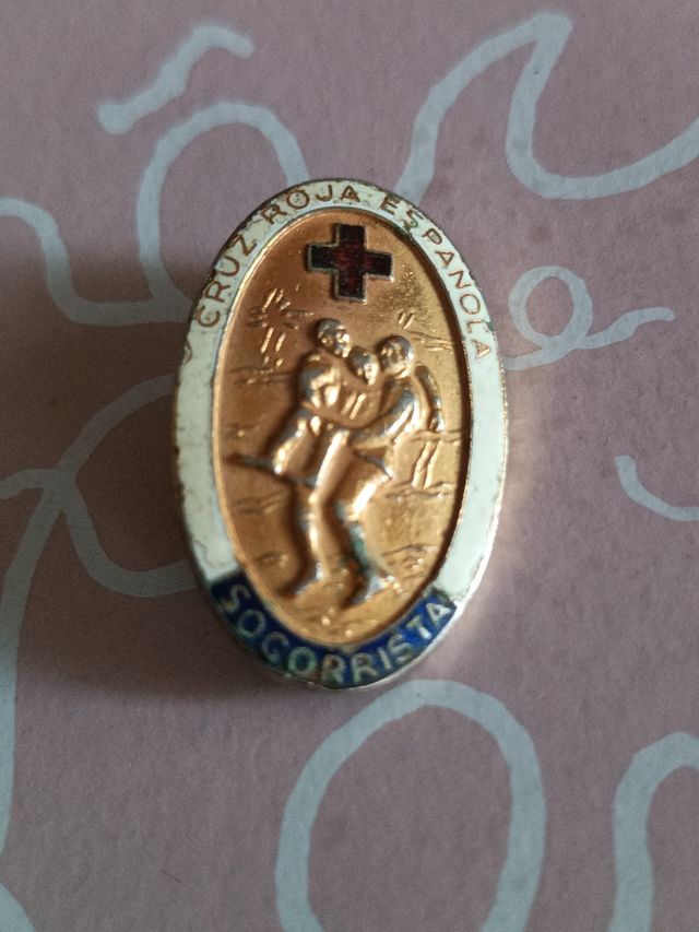 Broche antiguo.Socorrista.Cruz Roja Española