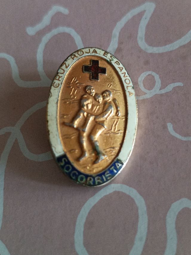 Broche antiguo.Socorrista.Cruz Roja Española