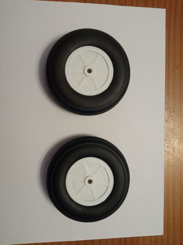 Ruedas avión ligeras 100 mm.