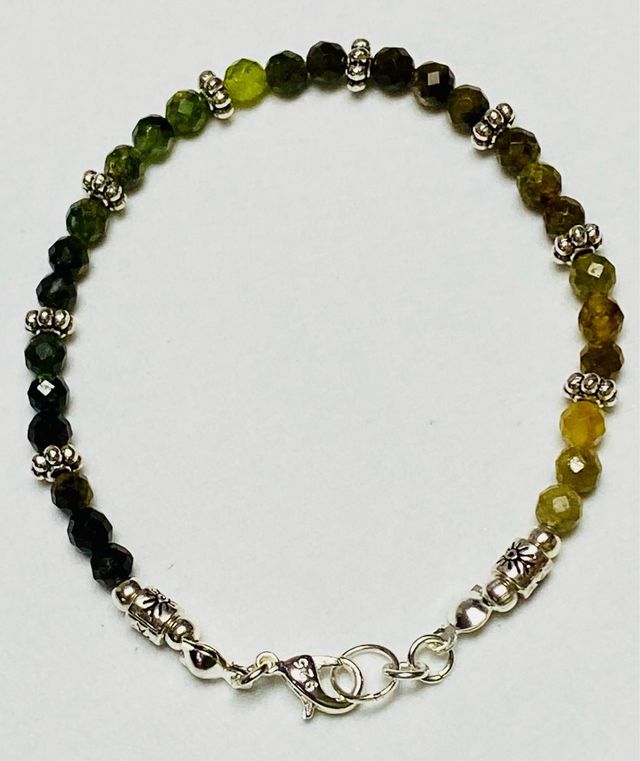 Pulsera con turmalinas verdes en plata de ley 925