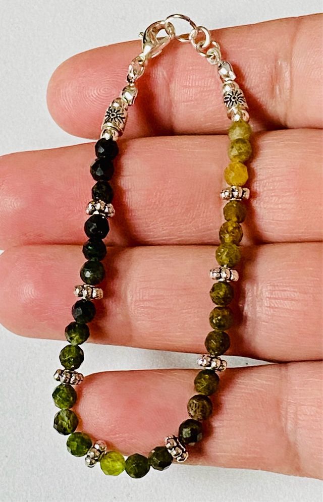 Pulsera con turmalinas verdes en plata de ley 925