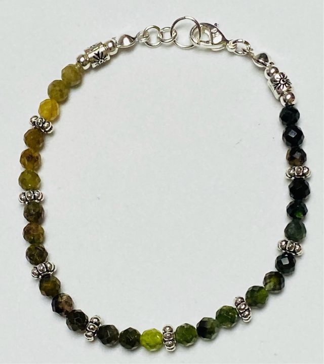 Pulsera con turmalinas verdes en plata de ley 925