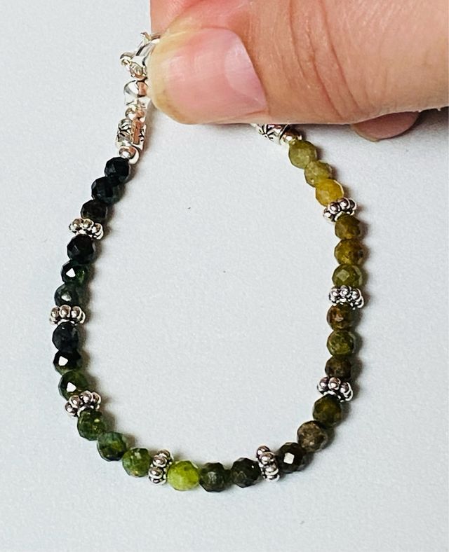Pulsera con turmalinas verdes en plata de ley 925