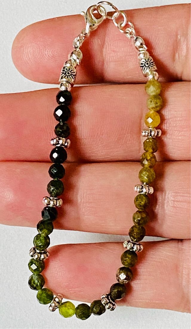 Pulsera con turmalinas verdes en plata de ley 925