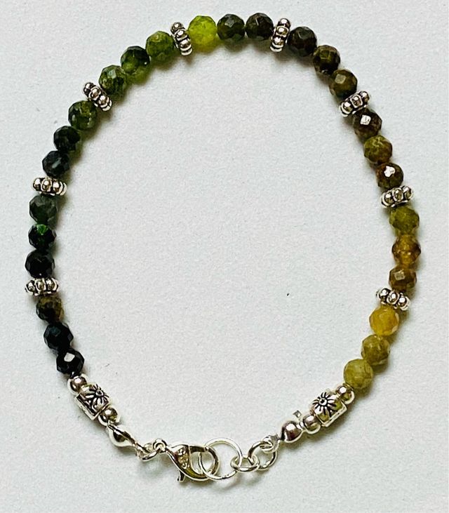 Pulsera con turmalinas verdes en plata de ley 925
