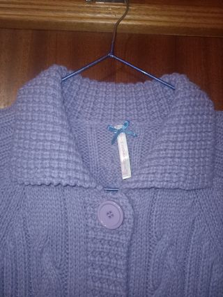 Chaqueta de lana color morado