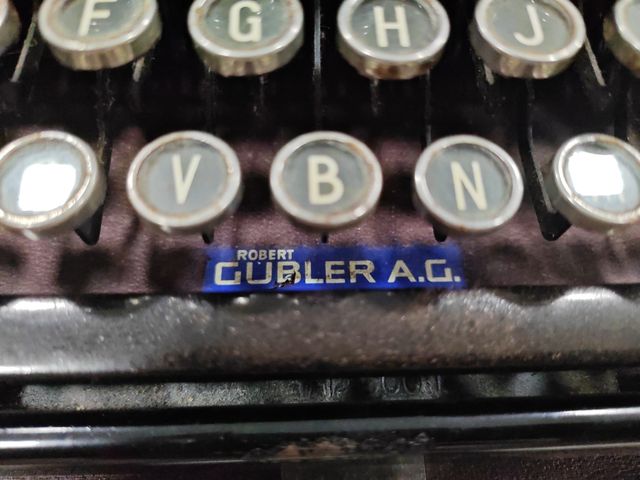 Máquina de escribir Erika M