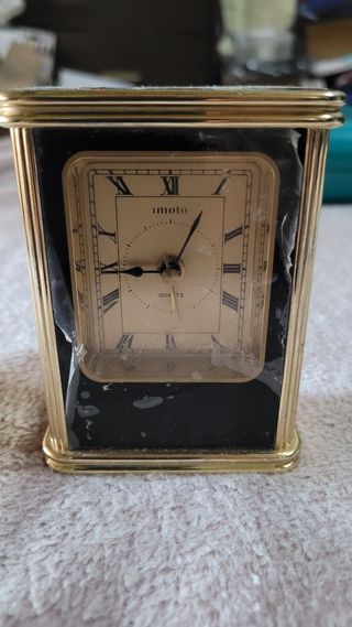 Antiguo Reloj de cuarzo tipo carruaje 