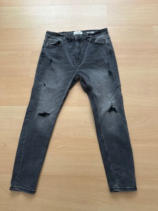 Pantalon vaquero gris pull&bear 