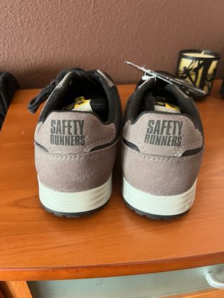 Zapatos de seguridad 41 toworktor sin usar 