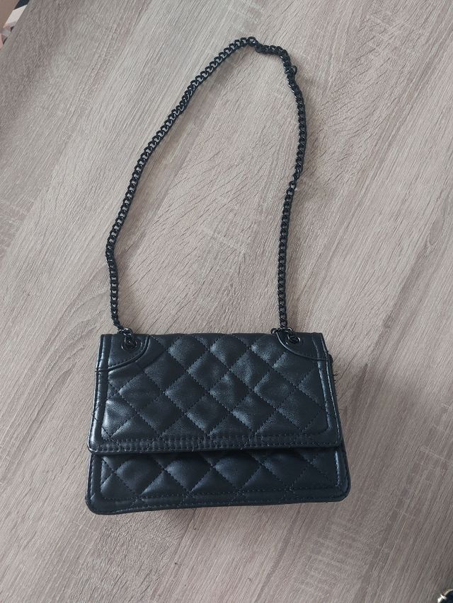 Bolso negro pequeño