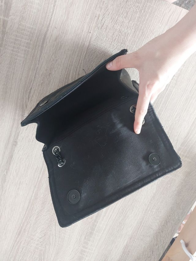Bolso negro pequeño