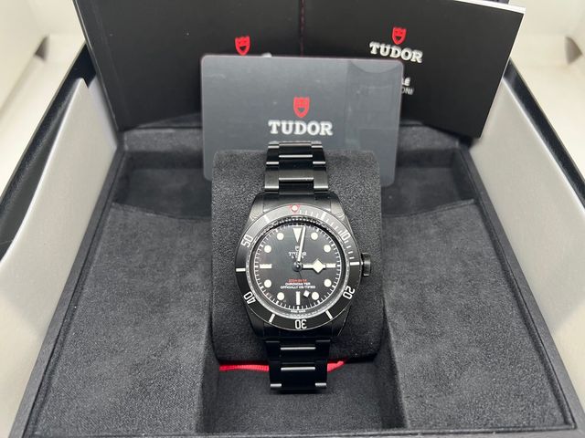 Tudor BB Dark nuevo
