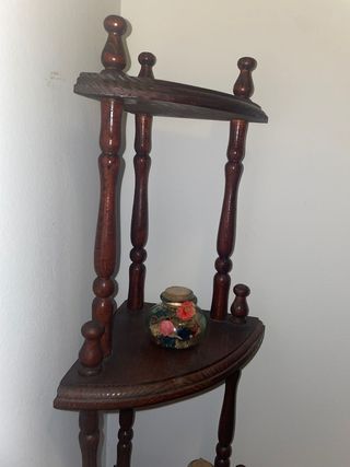 Estantería rinconera