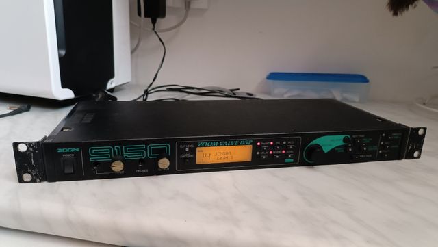 Previo guitarra FX valvular ZOOM DSP9150