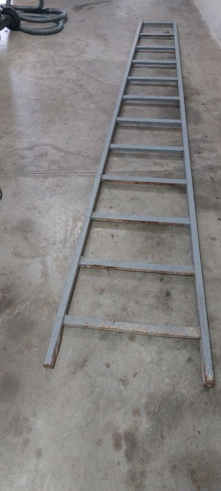 Escalera de hierro gris 3,60mts