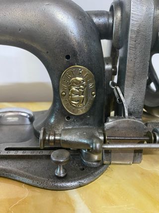 Maquina antigua wertheim.