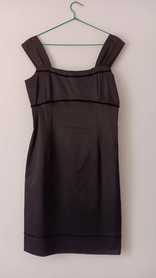 Vestido e señora y chaqueta de terciopelo 