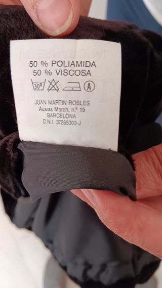 Vestido e señora y chaqueta de terciopelo 
