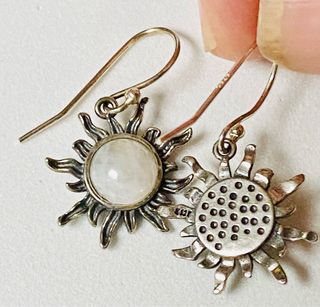 Pendientes soles con piedra luna en plata ley 925