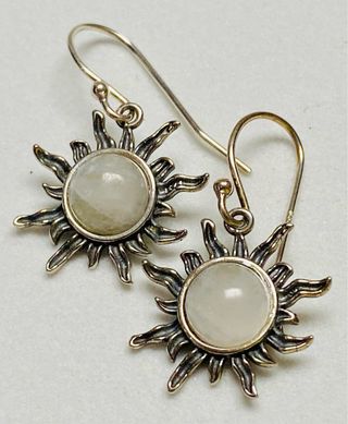 Pendientes soles con piedra luna en plata ley 925