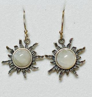 Pendientes soles con piedra luna en plata ley 925