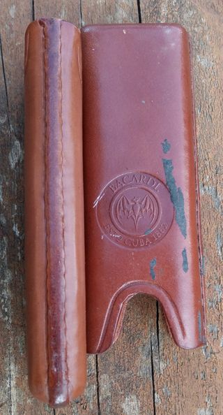 Custodia porta sigari cubani Bacardi rum gadget