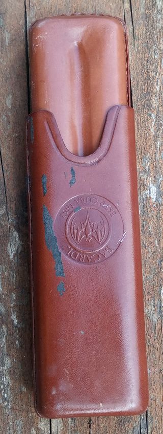 Custodia porta sigari cubani Bacardi rum gadget