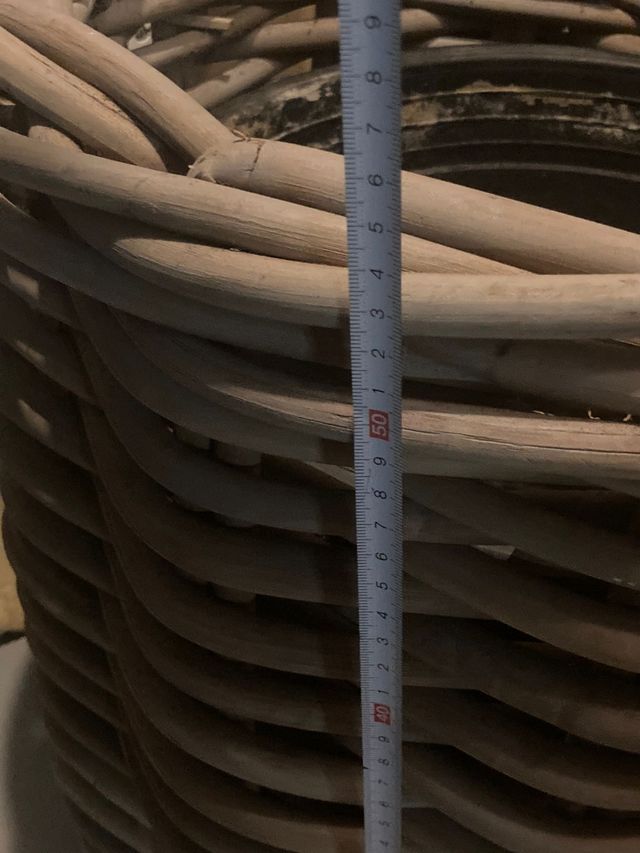 Macetero muy grande. Cubre maceta. Espectacular