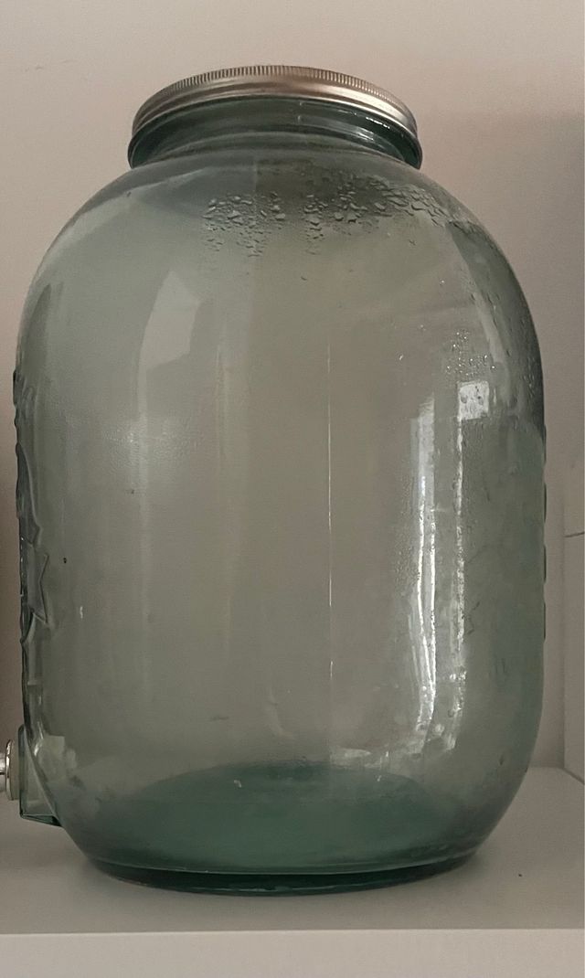 Dispensador de agua de vidrio estilo vintage