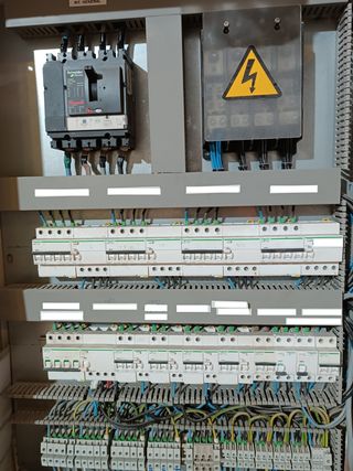 Electricista, cuadrista.