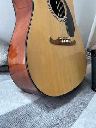 Guitarra fender folk +amplificador marsall ingles 