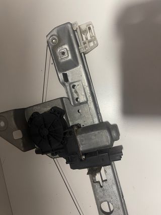 Elevalunas delantero derecho renault megane II