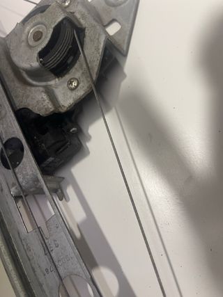 Elevalunas delantero derecho renault megane II