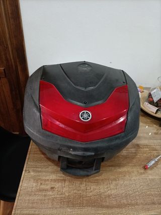 Cajón Yamaha 39l Top case