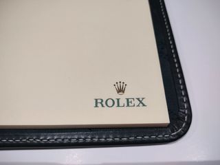 Carpeta Rolex Bloc con Boligrafo Caran D´Ache 849