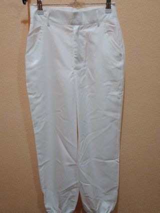 Pantalón de mujer blanco largo.