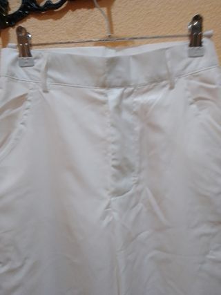 Pantalón de mujer blanco largo.