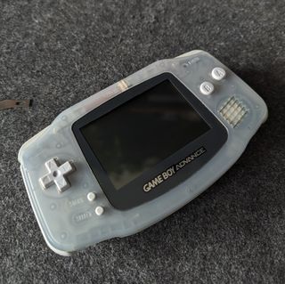 GAMEBOY ADVANCE + REGALO FUNDA y CABLE LINK 
