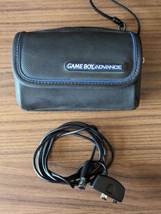 GAMEBOY ADVANCE + REGALO FUNDA y CABLE LINK 